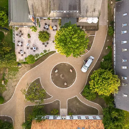 Hotel Rosenhof Am Plauer Garni Mit E-lade Saeule