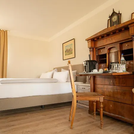 Rosenhof Am Plauer Garni Mit E-lade Saeule Plau am See