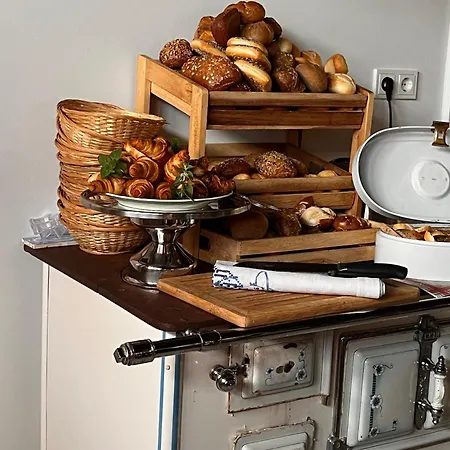 Rosenhof Am Plauer Garni Mit E-lade Saeule Hotel