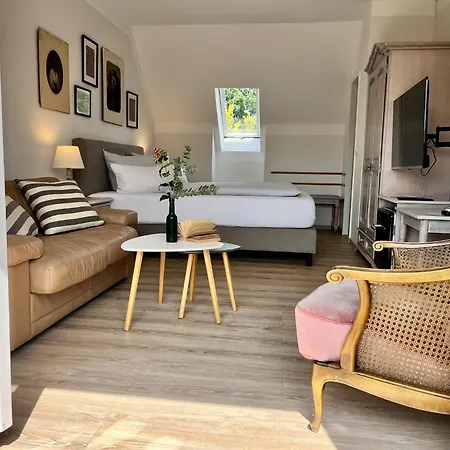 Hotel Rosenhof Am Plauer Garni Mit E-lade Saeule Plau am See