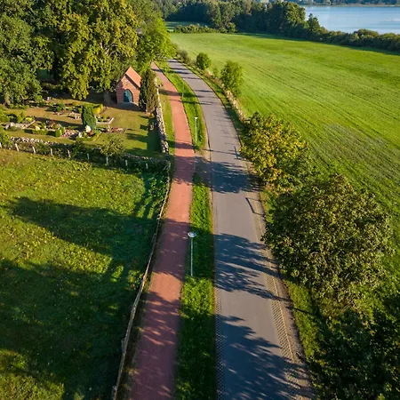 Rosenhof Am Plauer Garni Mit E-lade Saeule * Plau am See