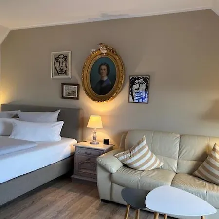 Hotel Rosenhof Am Plauer Garni Mit E-lade Saeule Plau am See